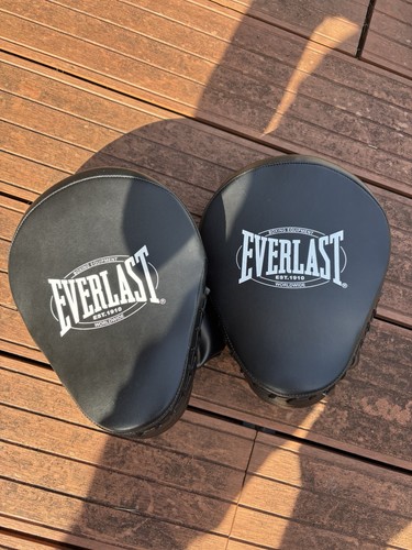Everlast black boxing pads - everlast,