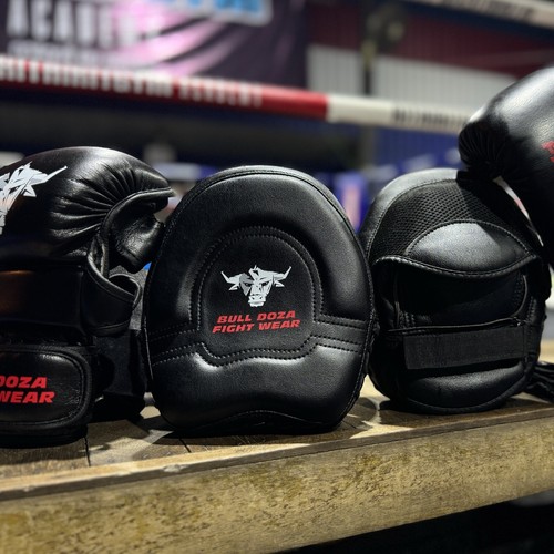 Pair bull doza - of, boxing